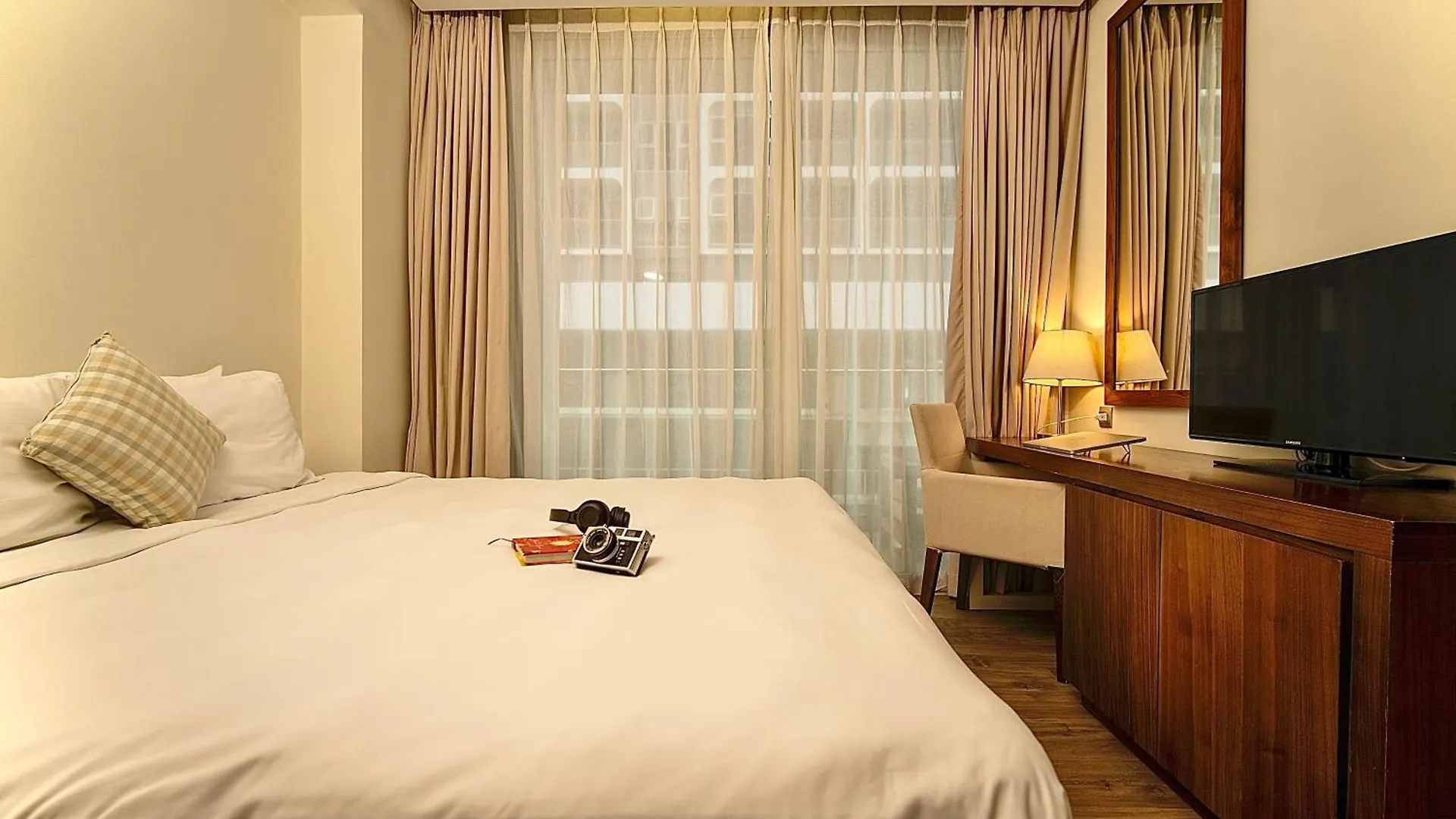 Apartment 2 Bed Room By Ala Carte Da Nang-My Khe Beach,Balcony Sea View,Rooftop Pool, Pickup Airport