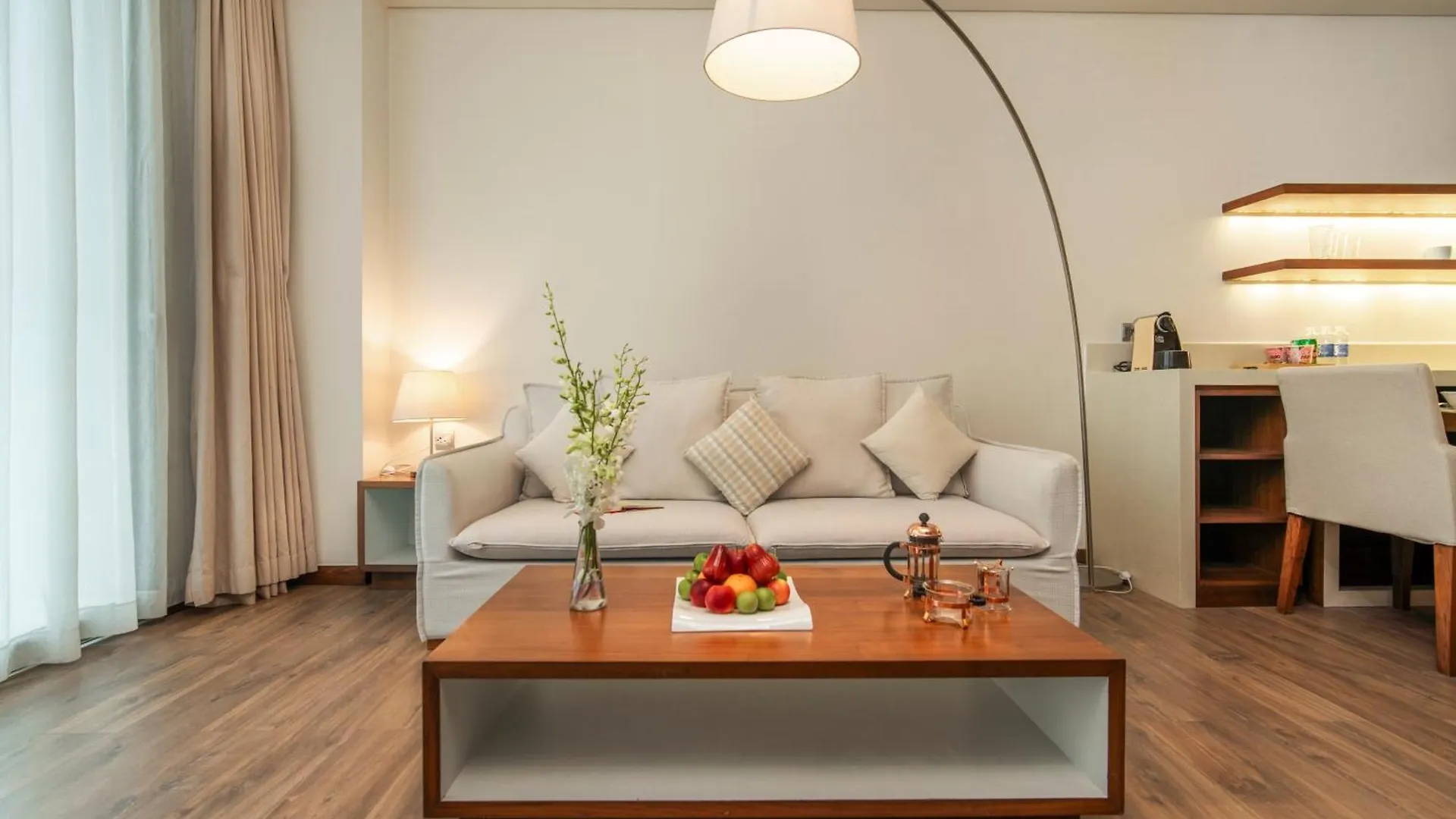 Apartment 2 Bed Room By Ala Carte Da Nang-My Khe Beach,Balcony Sea View,Rooftop Pool, Pickup Airport