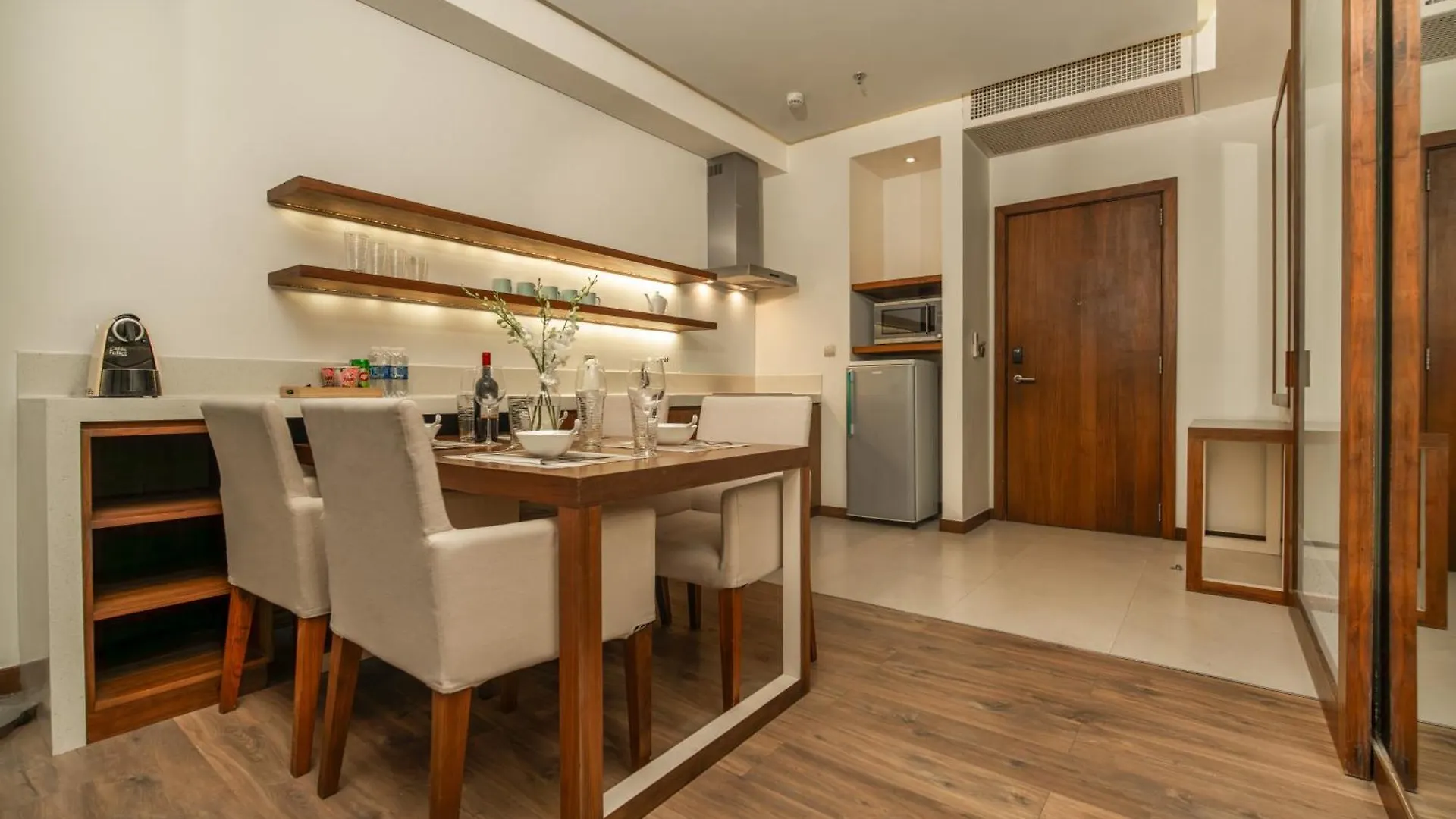 Apartment 2 Bed Room By Ala Carte Da Nang-My Khe Beach,Balcony Sea View,Rooftop Pool, Pickup Airport 0*,  Vietnam