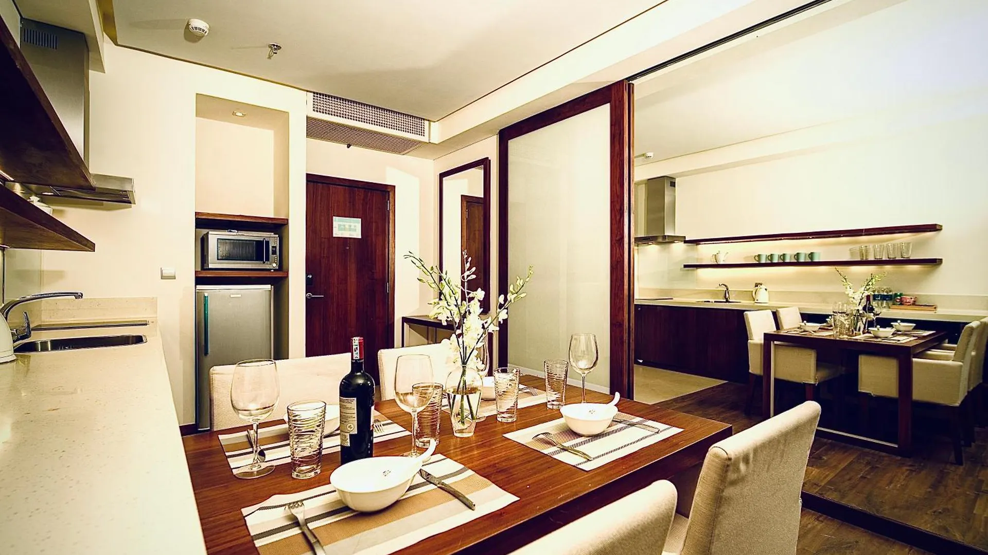Apartment 2 Bed Room By Ala Carte Da Nang-My Khe Beach,Balcony Sea View,Rooftop Pool, Pickup Airport