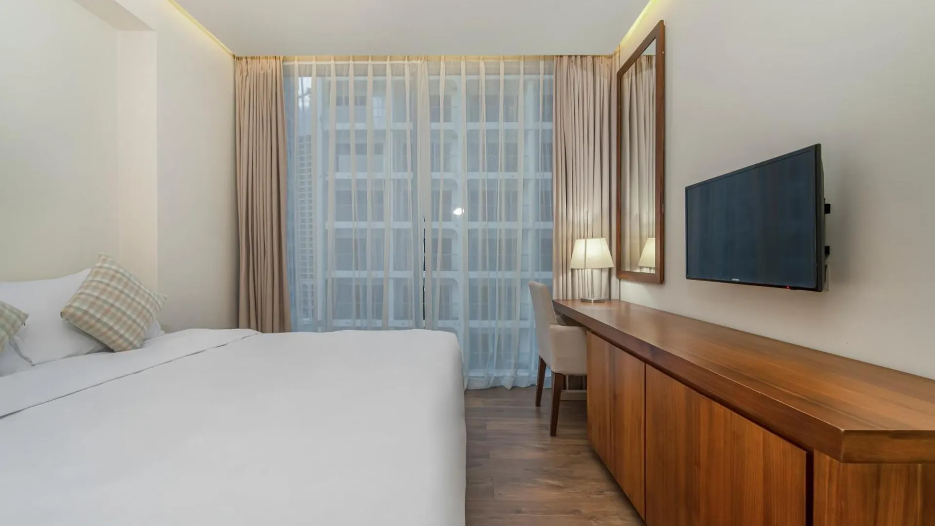 Apartment 2 Bed Room By Ala Carte Da Nang-My Khe Beach,Balcony Sea View,Rooftop Pool, Pickup Airport