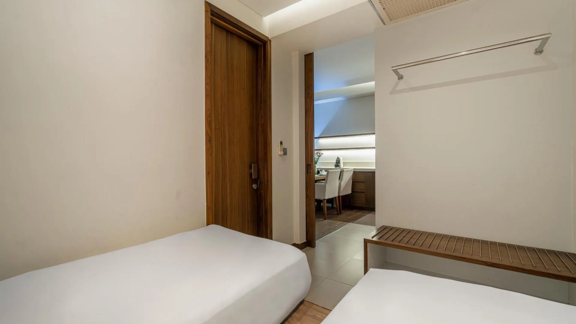 Apartment 2 Bed Room By Ala Carte Da Nang-My Khe Beach,Balcony Sea View,Rooftop Pool, Pickup Airport